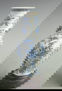 BLUE AND WHITE FLOWER PATTERN PORCELAIN VASE: Qing Dynasty; High: 11.0 inch; Width: 4.50 inch