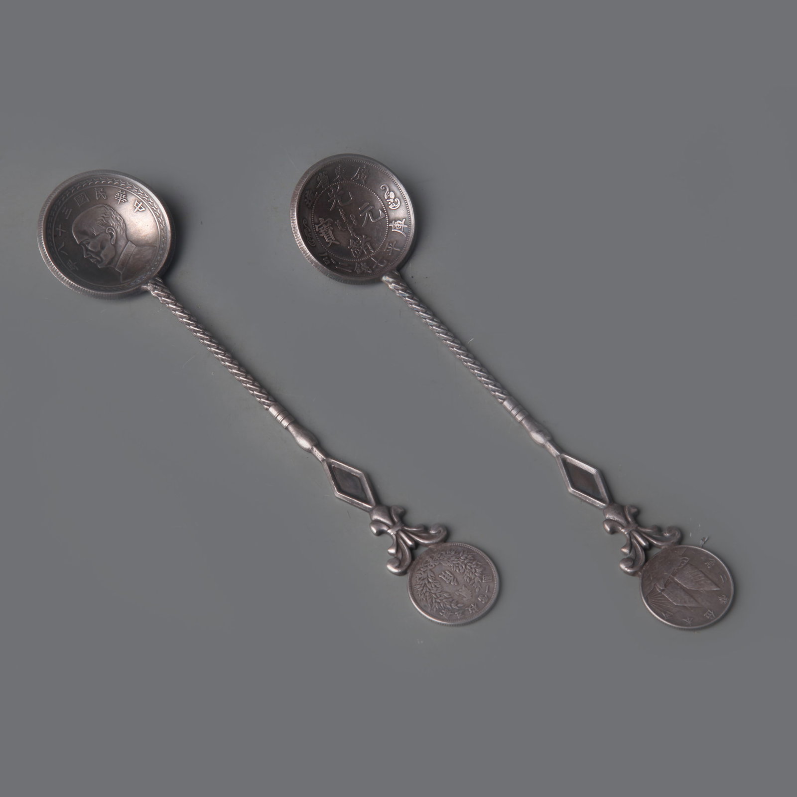 PAIR OF COIN POISON TESTING SPOONS: Repubic Period; Long: 6.9 inch
