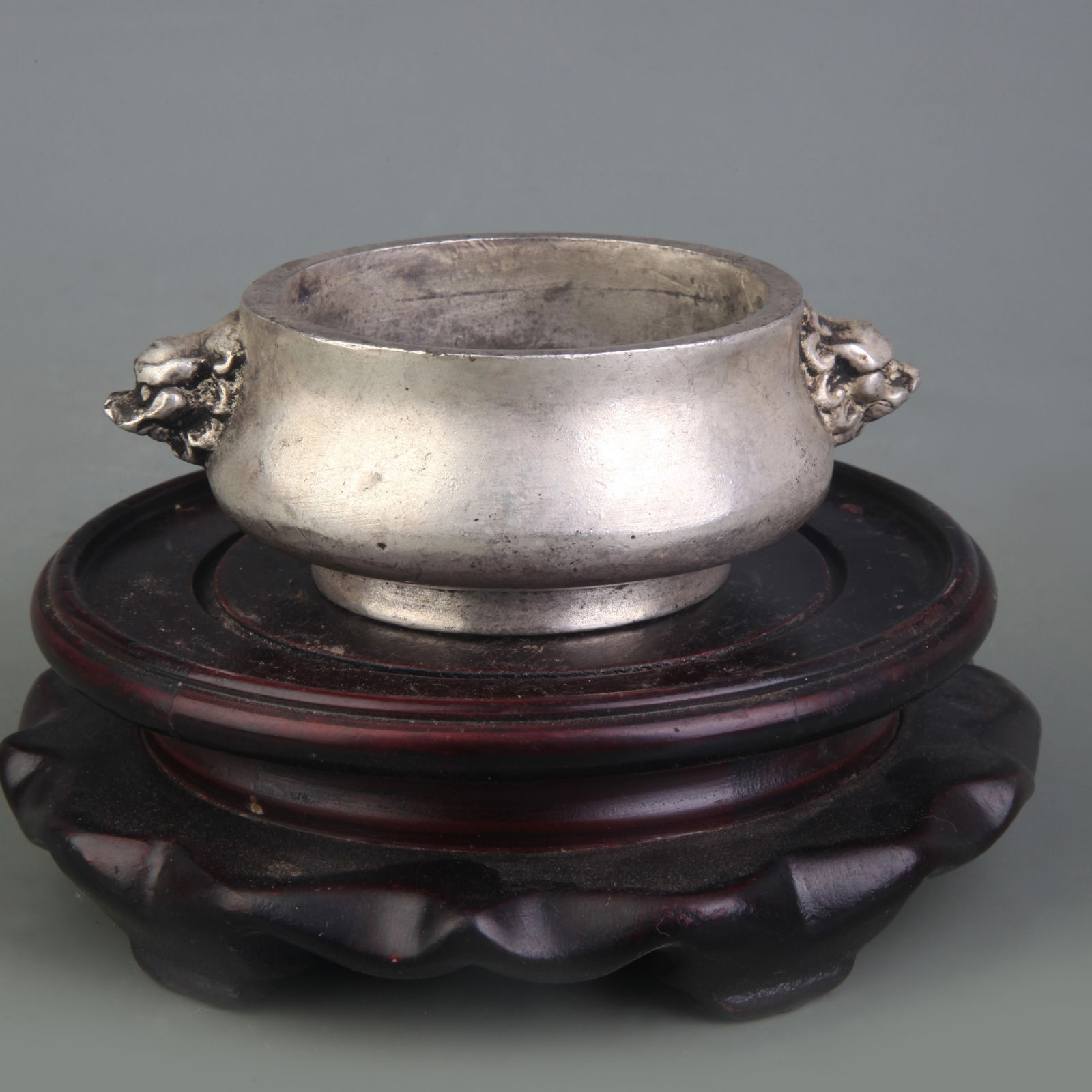 WHITE BRONZE BEAST EAR ROUND-FOOTED CENSER (1 of 4)