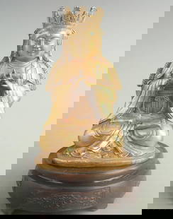 A FINE GILT BRONZE GUAN YIN STATUE: 20th Century, High: 7.00 inch; Width: 3.50 inch; Long: 4.20 inch;