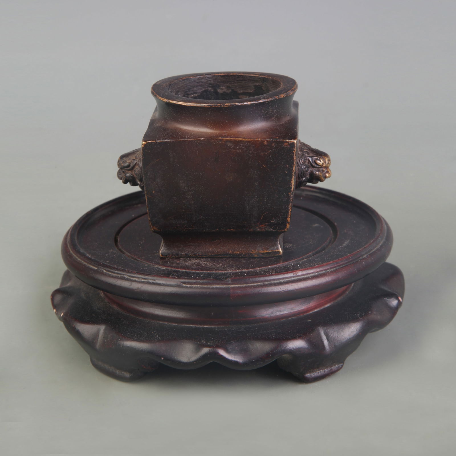 BEAST-EAR SQUARE SMALL BRONZE INCENSE BURNER (1 of 5)