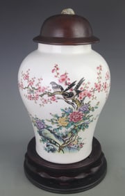 FAMILLE ROSE FLOWER AND BIRD GENERAL JAR (WITH ROSEWOOD LID AND WHITE JADE FINIAL)