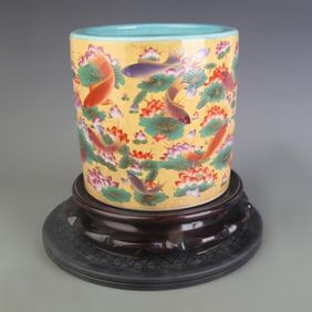 FAMILLE ROSE YELLOW GROUND FISH PATTERN BRUSH POT