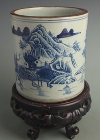 BLUE AND WHITE LANDSCAPE MOTIF PORCELAIN BRUSH HOLDER