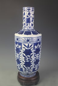 RARE BLUE AND WHITE FLOWER PATTERN WOODEN CLUB VASE