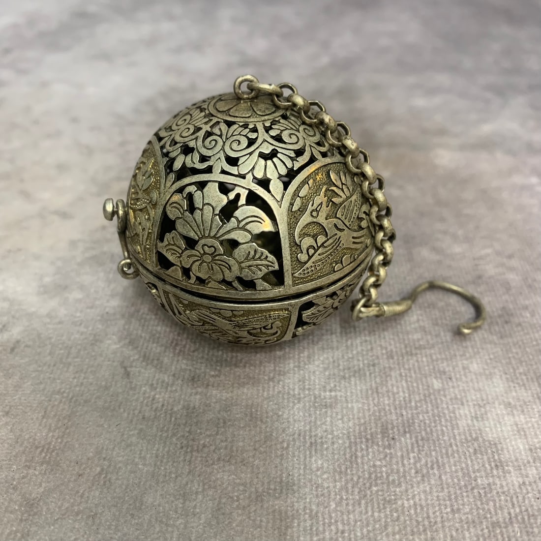 A FINE WHITE BRONZE ROUND INCENSER BURNER PENDANT (1 of 3)