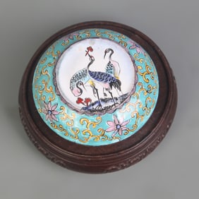 ENAMEL PAINTED FLORAL PATTERN POWDER BOX