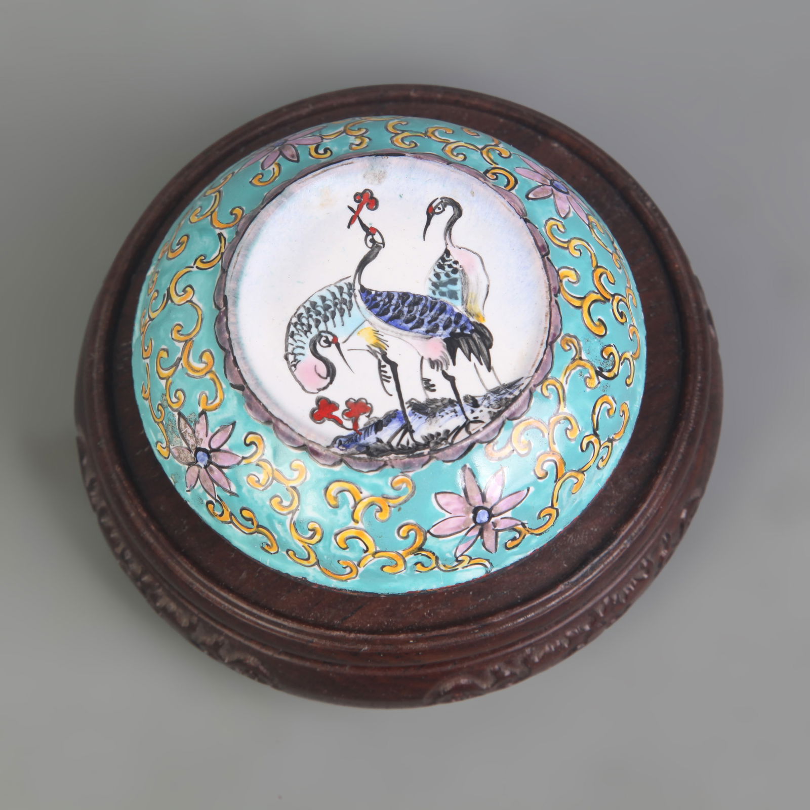 ENAMEL PAINTED FLORAL PATTERN POWDER BOX (1 of 5)