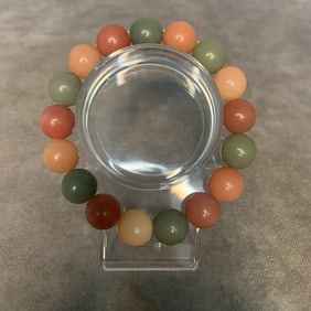 A FINE COLORFUL BODHI SEED MADE BRACELET
