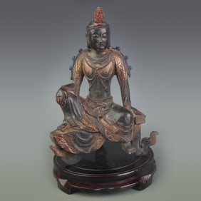 A FINE BRONZE GUANYIN STATUE