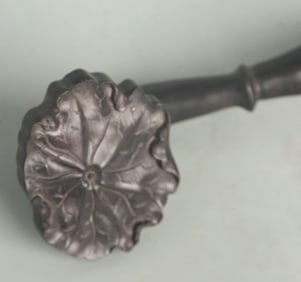 A FINE RED SANDALWOOD LOTUS FIGURE RU YI