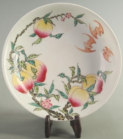 FAMILLE ROSE LONGEVITY PEACH PATTERN PORCELAIN PLATE