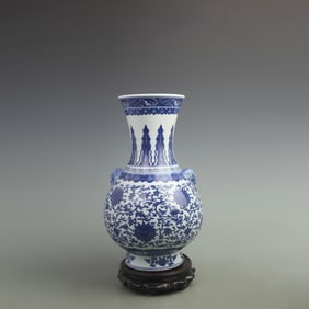 BLUE AND WHITE FLOWER PATTERN PORCELAIN VASE