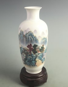 FAMILLE ROSE LANDSCAPE WINTER MELON BOTTLE