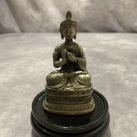 A FINE SMALL TIBETAN BUDDHIST STATUES