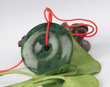FINE HETIAN GREEN JADE PENDANT