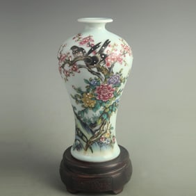 FAMILLE ROSE "SPRING IN FULL BLOOM" MEIPING STYLE PORCELAIN VASE