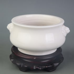 DEHUA WHITE PORCELAIN BEAST-HANDLED ROUND FOOTED CENSER