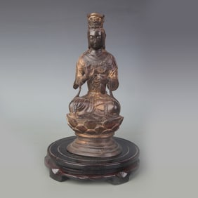 A FINE BRONZE GUANYIN STATUE