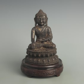 GILDED BRONZE SEATED SHAKYAMUNI STATUE