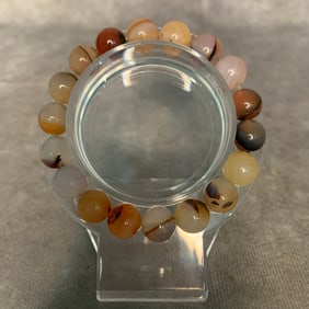 A FINE AGATE MADE BRACELETS