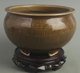 LONG QUAN KILN INCISED LOTUS CENSER