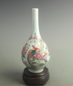 FAMILLE ROSE WELCOMING PHOENIX FLOWER "PROSPERITY" VASE