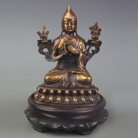 A FINE BRONZE TSONGKHAPA BUDDHA STATUE