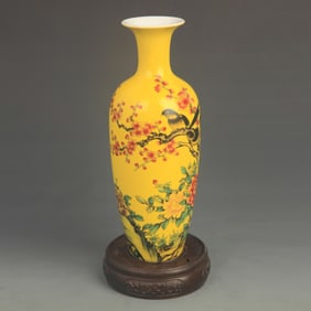 ENAMEL COLOR YELLOW GROUND FLOWER PATTERN PORCELAIN VASE
