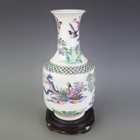 FAMILLE ROSE FIGURE DESIGN PORCELAIN VASE