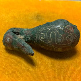 HAN DYNASTY BRONZE BELT HOOK WITH GOLD AND SILVER INLAY