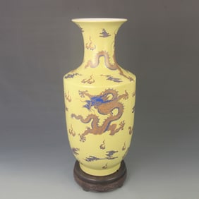LARGE FAMILLE ROSE YELLOW-GROUND DRAGON PATTERN VASE