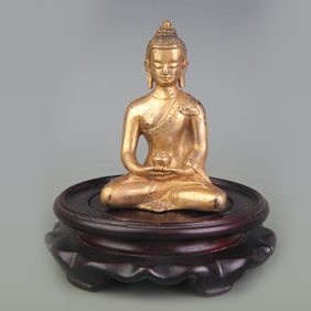 A FINE SMALL BRONZE AMITABHA BUDDHA STATUE