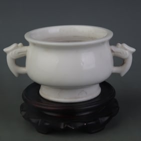 DEHUA WHITE PORCELAIN DRAGON EAR ROUND FOOTED CENSER