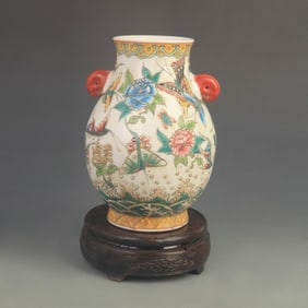 A FINELY CARVED SHOU SHAN STONE MADE SEAL