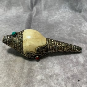 QING DYNASTY TIBETAN BUDDHIST RITUAL CONCH