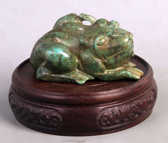 TURQUOISE MADE GOLDEN-TOAD STYLE ORNAMENT