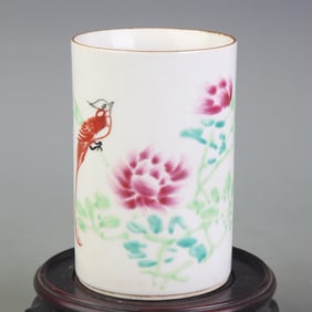 FAMILLE ROSE FLOWER PATTERN PORCELAIN BRUSH POT