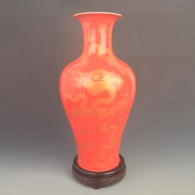 FAMILLE ROSE RED GROUND DRAGON APPRECIATION VASE