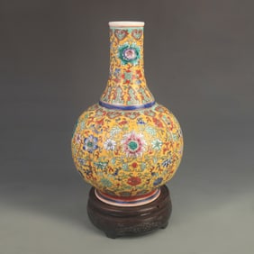 YELLOW GROUND FAMILLE ROSE FLORAL APPRECIATION PORCELAIN VASE