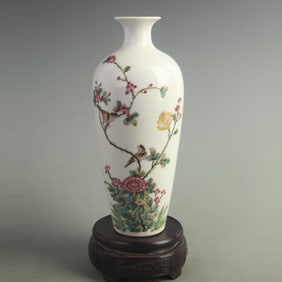 ENAMEL COLOR FLOWER AND BIRD PATTERN PORCELAIN VASE