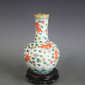 FAMILLE-ROSE FISH PATTERN PORCELAIN VASE