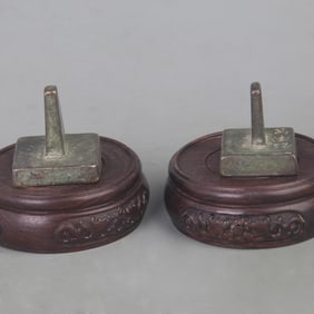 TWO SMALL BRONZE SQUARE SEALS