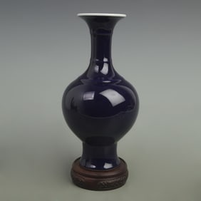 A FINE DARK BLUE COLOR GLAZED APPRECIATION PORCELAIN VASE
