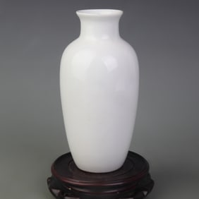SWEET WHITE GLAZE CARVED PHOENIX WINTER MELON VASE