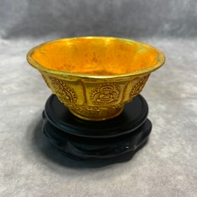 A FINE BRONZE GILT BUDDHIST BOWL