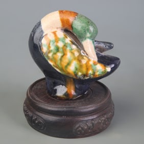 PAIR OF TRI-COLOR GLAZED DUCK ORNAMENTS
