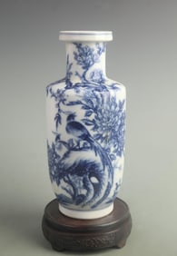 BLUE AND WHITE FLOWER AND BIRD PATTERN PORCELAIN VASE