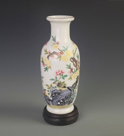 RARE FAMILLE ROSE FLOWER AND BIRD PAINTED PORCELAIN VASE