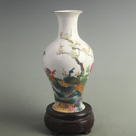FAMILLE CLOISONNE ENAMEL PORCELAIN VASE WITH FLOWER PATTERN